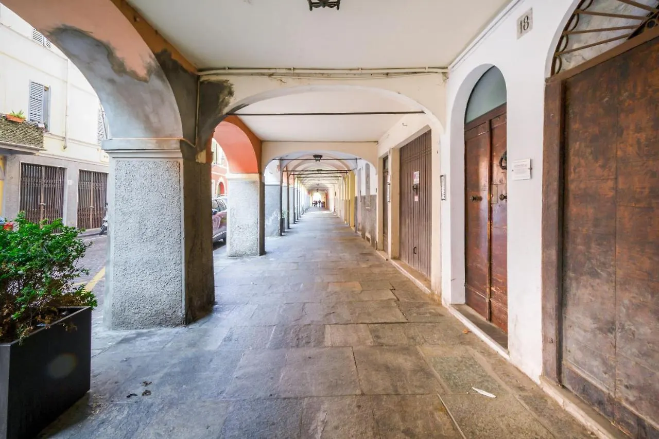 Parma Portici Antichi Monolocale A 5 Min Dal Duomo Apartment Italy